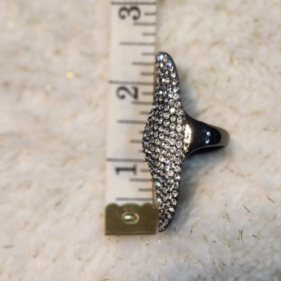Avon Mark Silver Rhinestone Ring - Picture 3 of 7